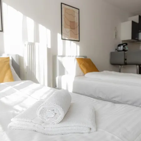 Appartamento Come4stay - Modern - Parkplatz By Interhome *